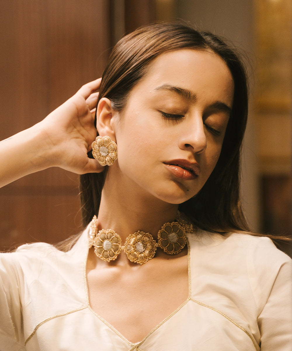 Handcrafted_Embroidered_Textile_Choker_WeaverStory_02