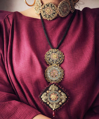 Mehrangi_Long_Rani_Haar_Hand_Embroidered_Necklace_WeaverStory_04