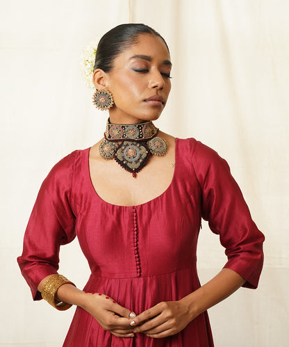 Handcrafted_Black_Fabric_Choker_WeaverStory_02