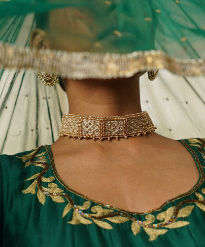 Handcrafted_Cream_&amp;_Gold_Fabric_Choker_WeaverStory_03