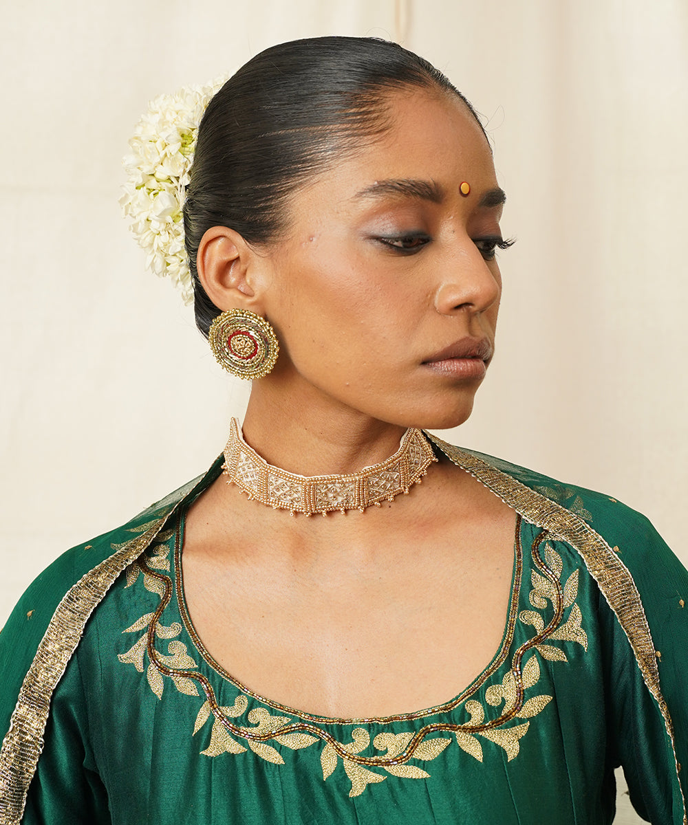 Handcrafted_Cream_&amp;_Gold_Fabric_Choker_WeaverStory_02
