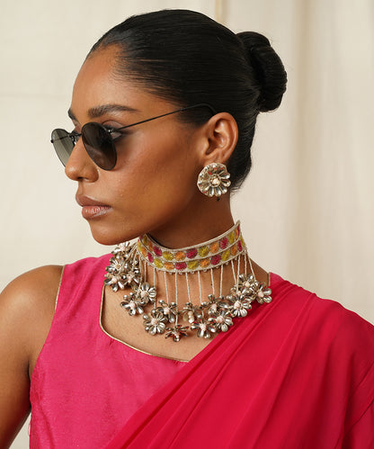 Handcrafted_Off-White_Embroidered_Choker_WeaverStory_02