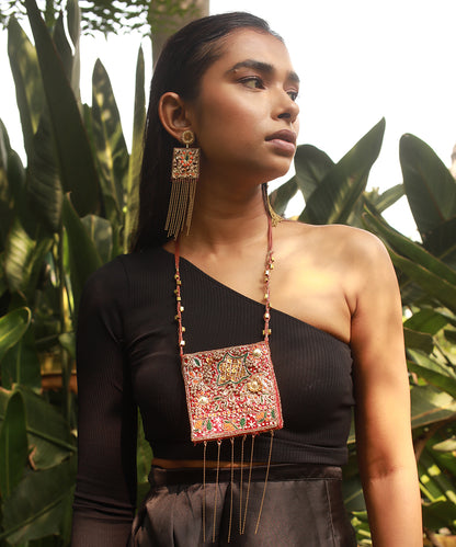 Jiera_Hand_Embroidered_Necklace_WeaverStory_03