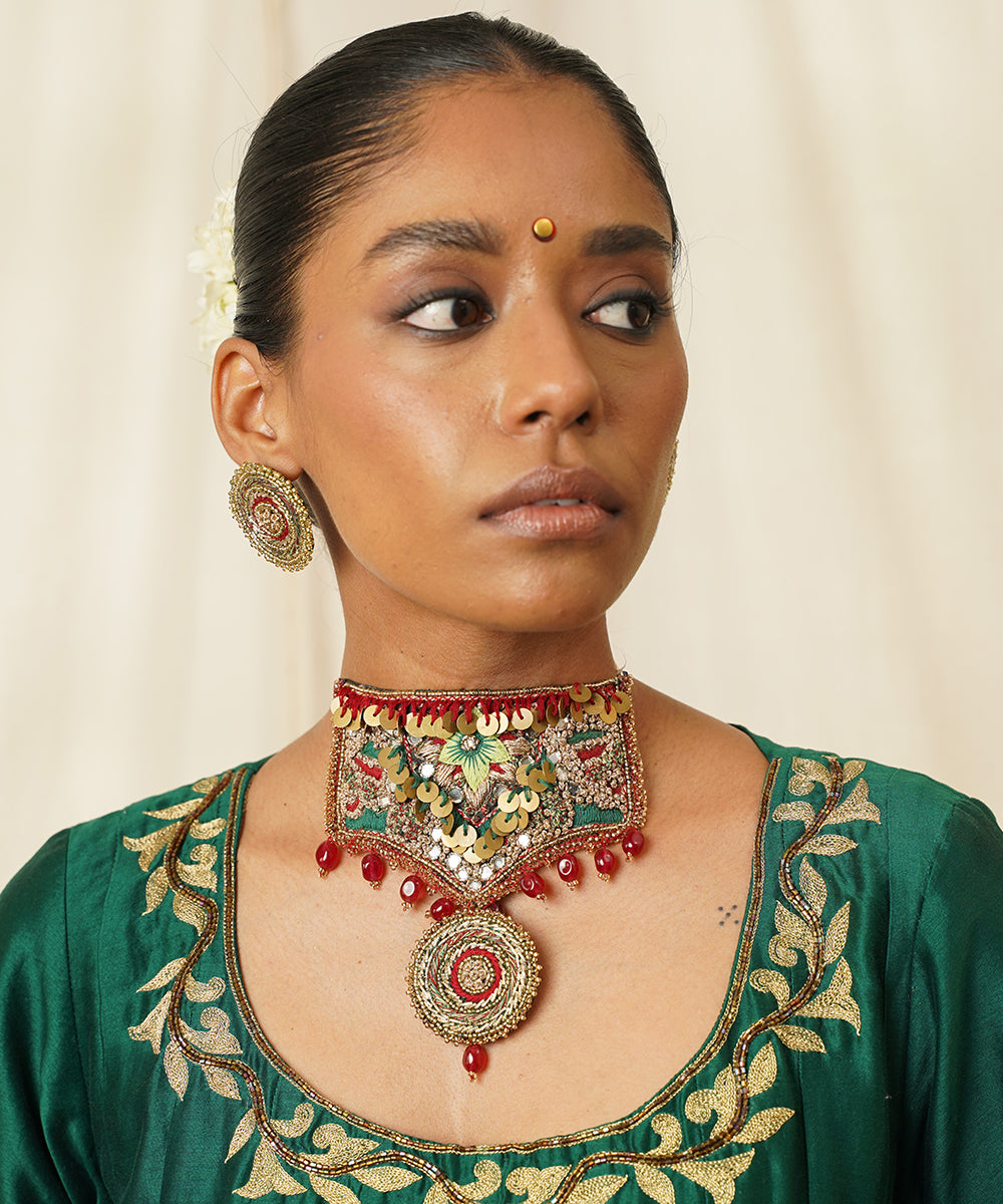 Mastani_Hand_Embroidered_Necklace_WeaverStory_04