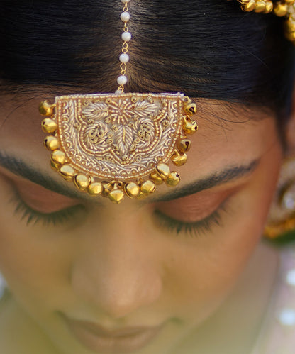 Artisanal_Zari_&amp;_Bead_Embroidered_Statement_Maang_Tikka_WeaverStory_03
