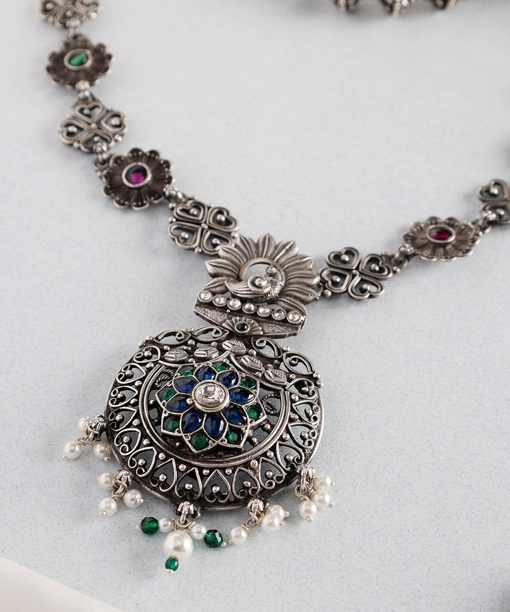 Gauri_Handcrafted_Oxidised_Pure_Silver_Kempstone_Necklace_With_Peacock_And_Floral_Motifs_WeaverStory_02