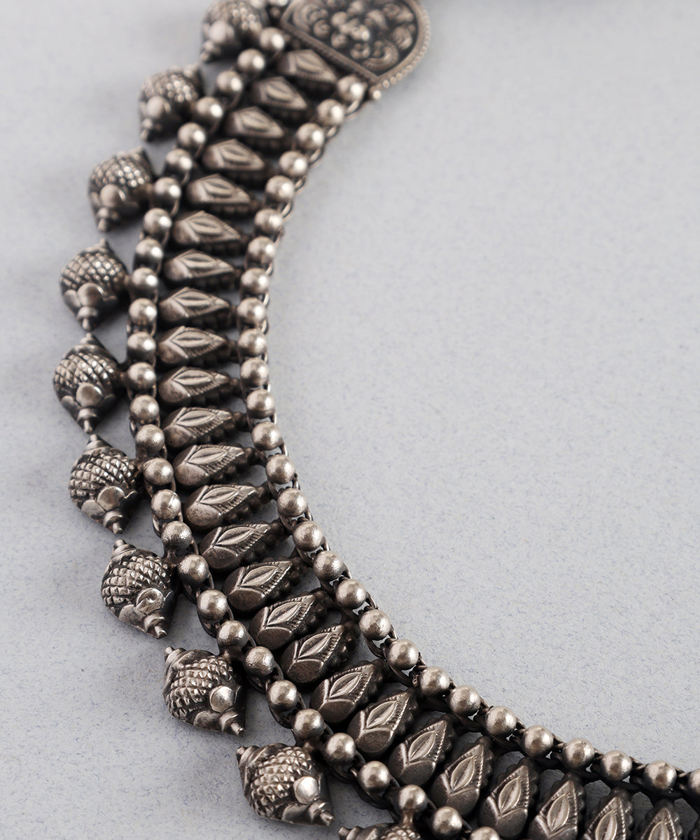 Lavanya_Handcrafted_Oxidised_Pure_Silver_Necklace_WeaverStory_02