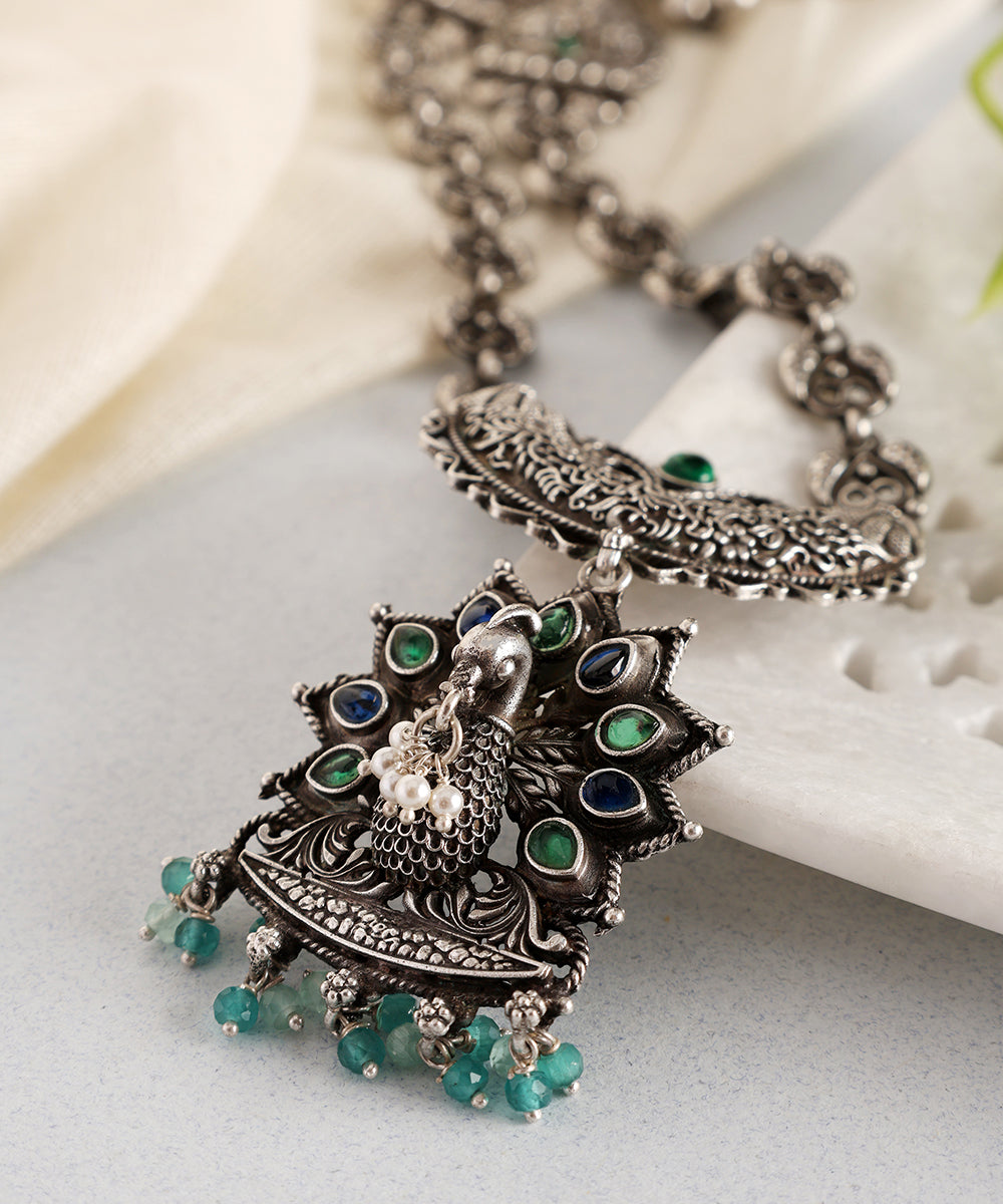 Riddhi_Handcrafted_Oxidised_Pure_Silver_Necklace_With_Kempstones_And_Peacock_Motif_WeaverStory_02