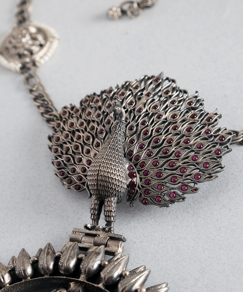 Pari_Handcrafted_Oxidised_Pure_Silver_Necklace_With_Peacock_Motif_And_Kempstones_WeaverStory_02