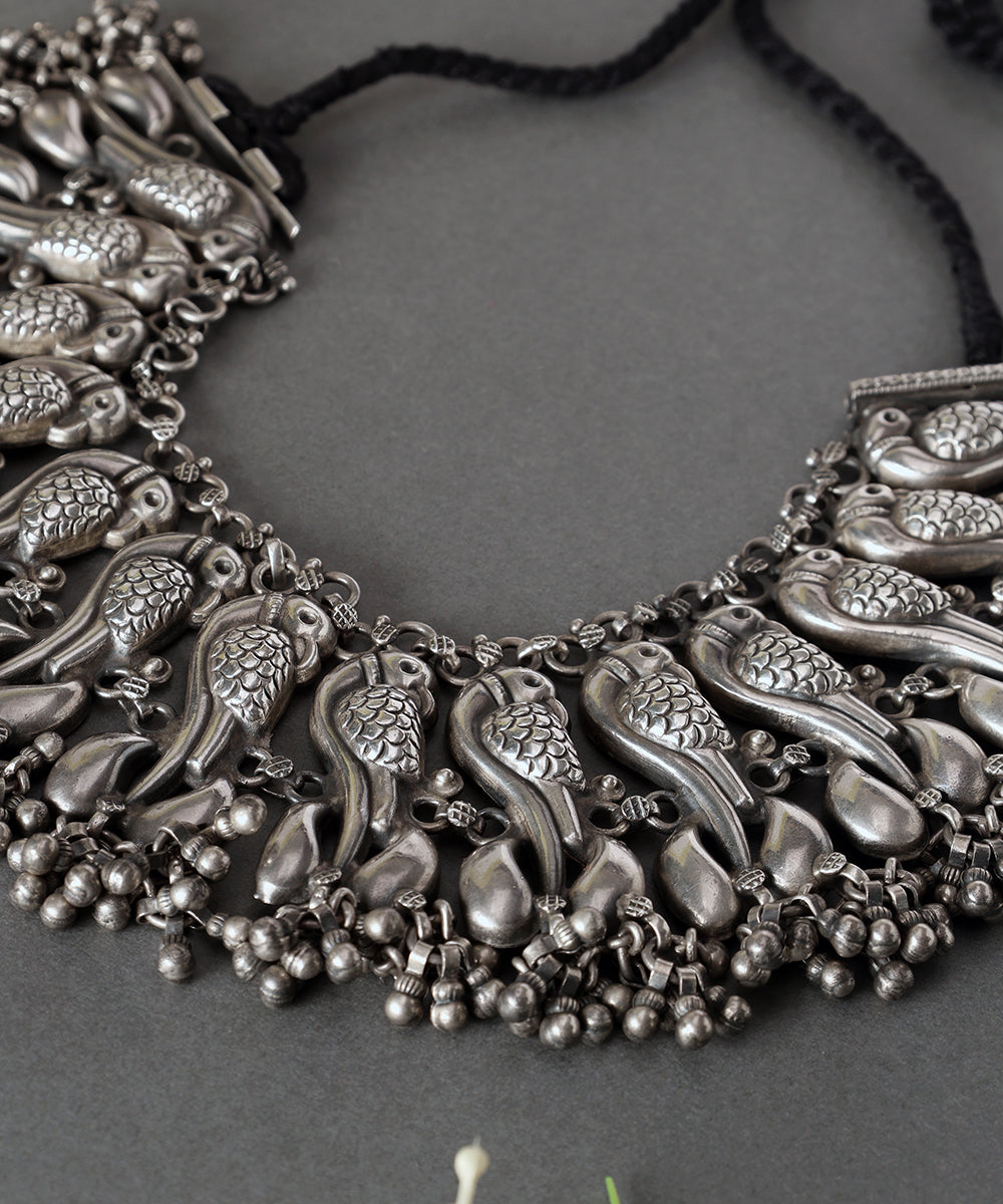 Avya_Handcrafted_Oxidised_Pure_Silver_Necklace_With_Parrot_Motifs_WeaverStory_02