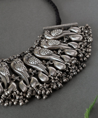 Avya_Handcrafted_Oxidised_Pure_Silver_Necklace_With_Parrot_Motifs_WeaverStory_03