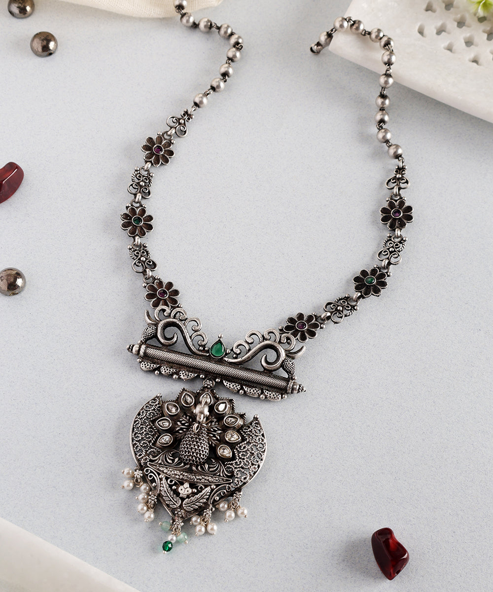 Veda_Handcrafted_Oxidised_Pure_Silver_Necklace_With_Kempstones_WeaverStory_01