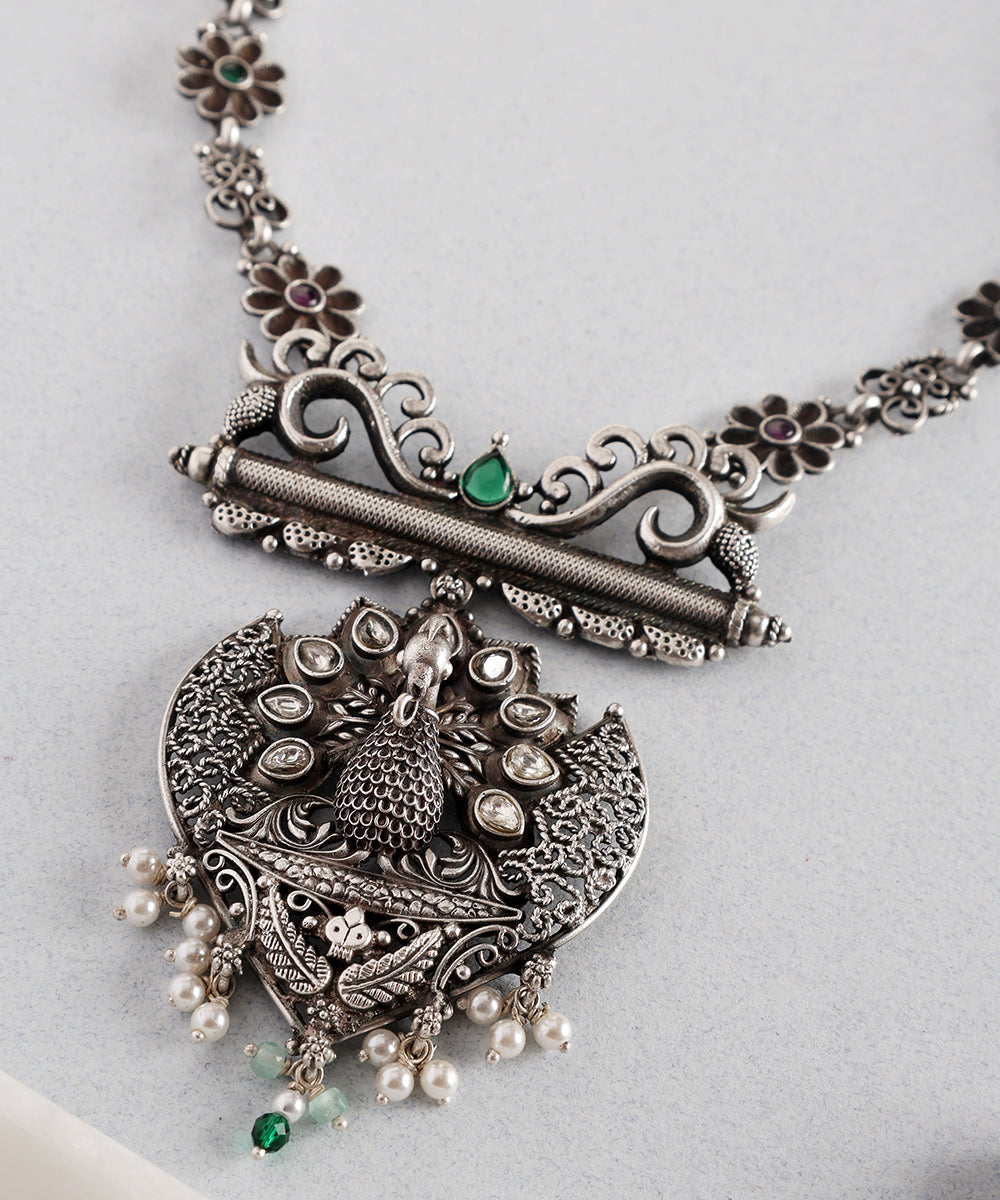 Veda_Handcrafted_Oxidised_Pure_Silver_Necklace_With_Kempstones_WeaverStory_02