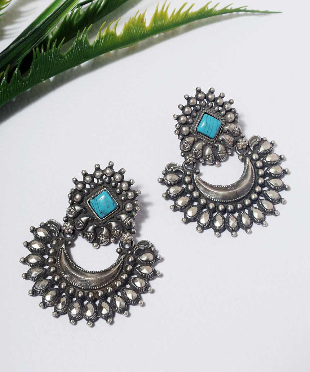 Ekantika_Handcrafted_Oxidised_Pure_Silver_Earrings_With_Kempstones_WeaverStory_01