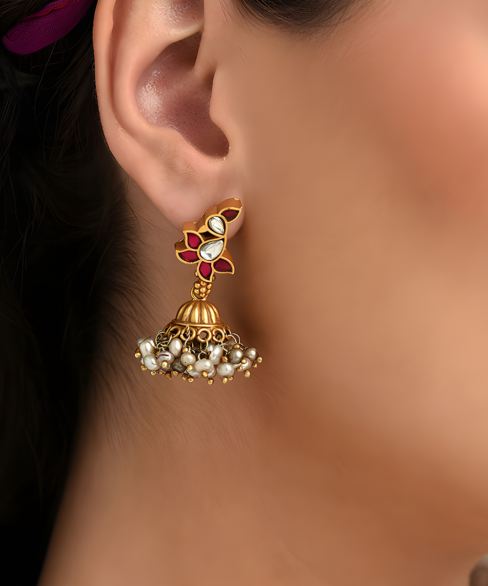 Ritu_Red_Handcrafted_Kundan_Pure_Silver_Earring_WeaverStory_01