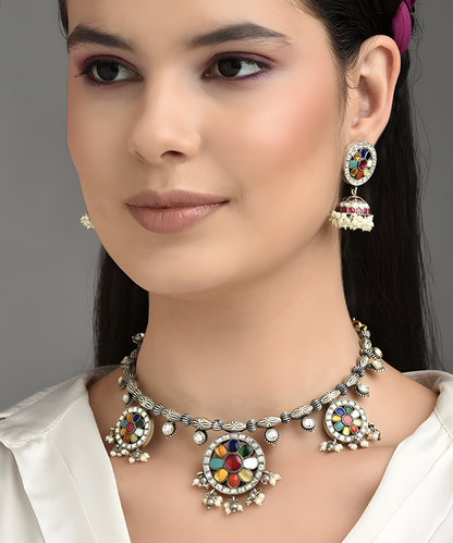 Reeva_Handcrafted_Pure_Silver_Kundan_Necklace_Set_WeaverStory_01