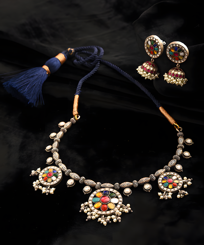 Reeva_Handcrafted_Pure_Silver_Kundan_Necklace_Set_WeaverStory_02