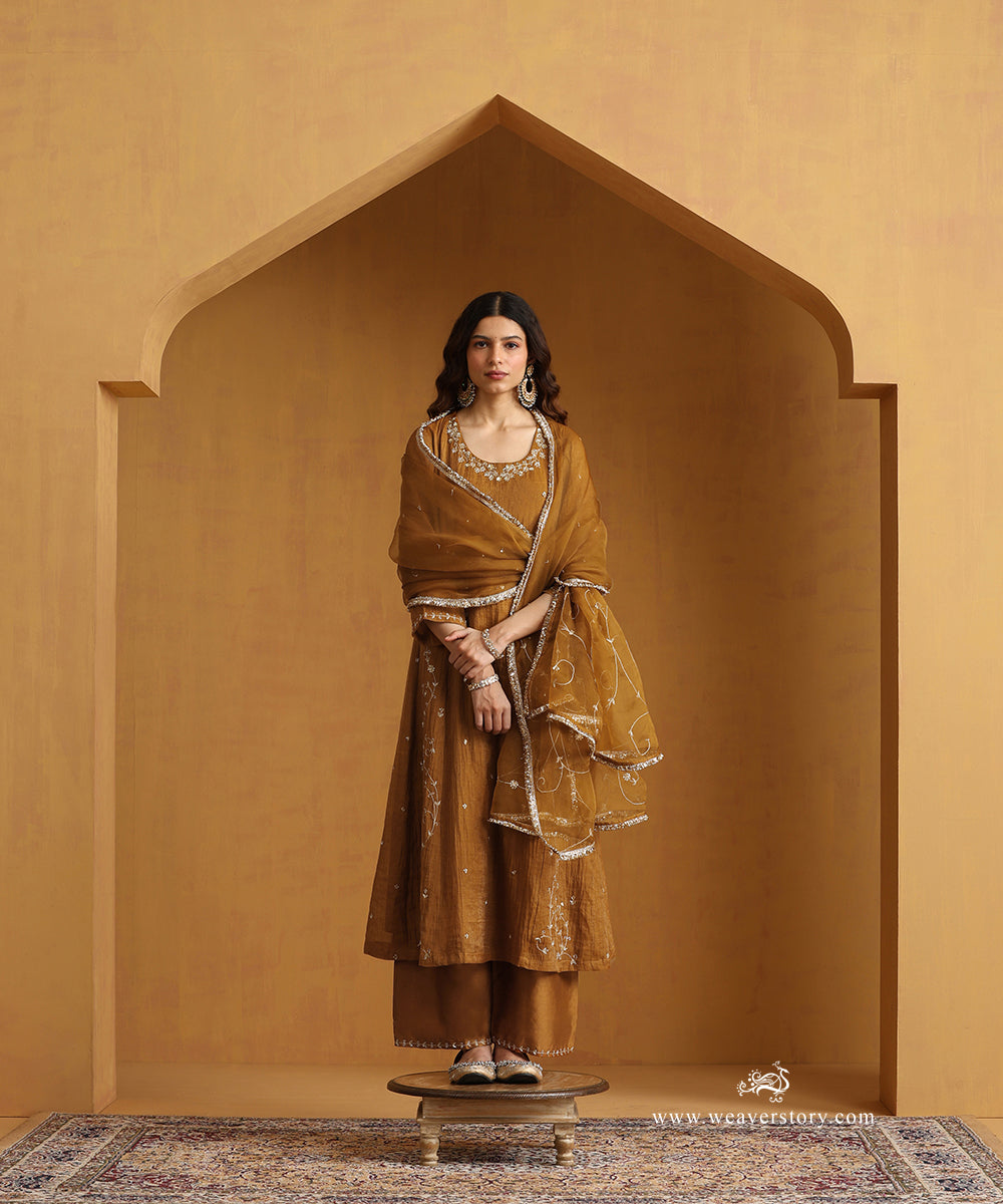 Mustard_Yellow_Hand_Embroidered_Cotton_Tissue_Side_Kali_Kurta_With_Pants_And_Organza_Dupatta_WeaverStory_05