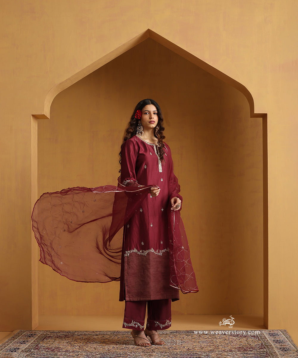 Red_Hand_Embroidered_Chanderi_Kurta_With_Pants_And_Organza_Dupatta_WeaverStory_01