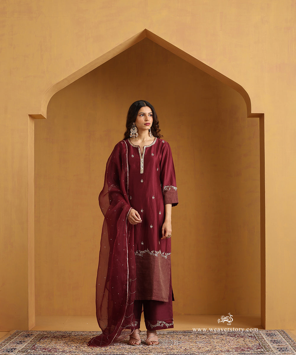 Red_Hand_Embroidered_Chanderi_Kurta_With_Pants_And_Organza_Dupatta_WeaverStory_04