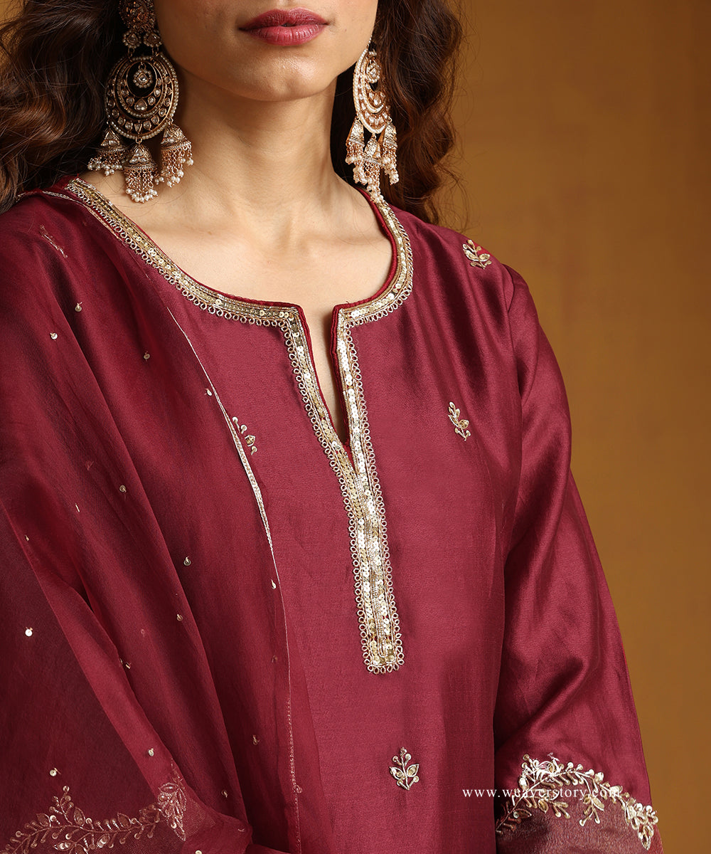 Red_Hand_Embroidered_Chanderi_Kurta_With_Pants_And_Organza_Dupatta_WeaverStory_06