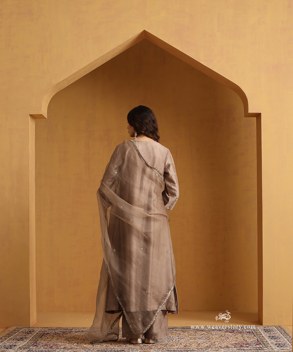 Beige_Hand_Embroidered_Chanderi_Kurta_With_Pants_And_Organza_Dupatta_WeaverStory_03