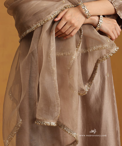 Beige_Hand_Embroidered_Chanderi_Kurta_With_Pants_And_Organza_Dupatta_WeaverStory_06