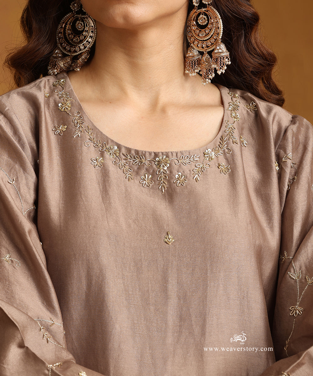 Beige_Hand_Embroidered_Chanderi_Kurta_With_Pants_And_Organza_Dupatta_WeaverStory_07