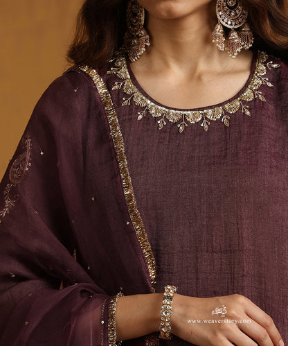 Dark_Plum_Hand_Embroidered_Cotton_Tissue_Kurta_With_Chanderi_Pants_And_Organza_Dupatta_WeaverStory_06