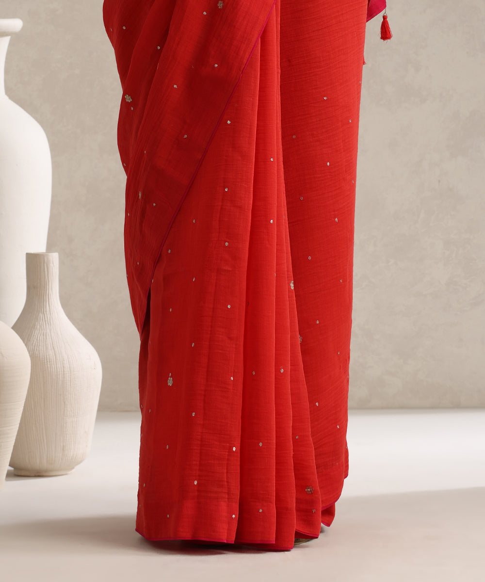 Handloom_Red_Pure_Chanderi_Hand_Embroidered_Saree_With_Jukki_Palla_And_Magenta_Finishing_WeaverStory_05