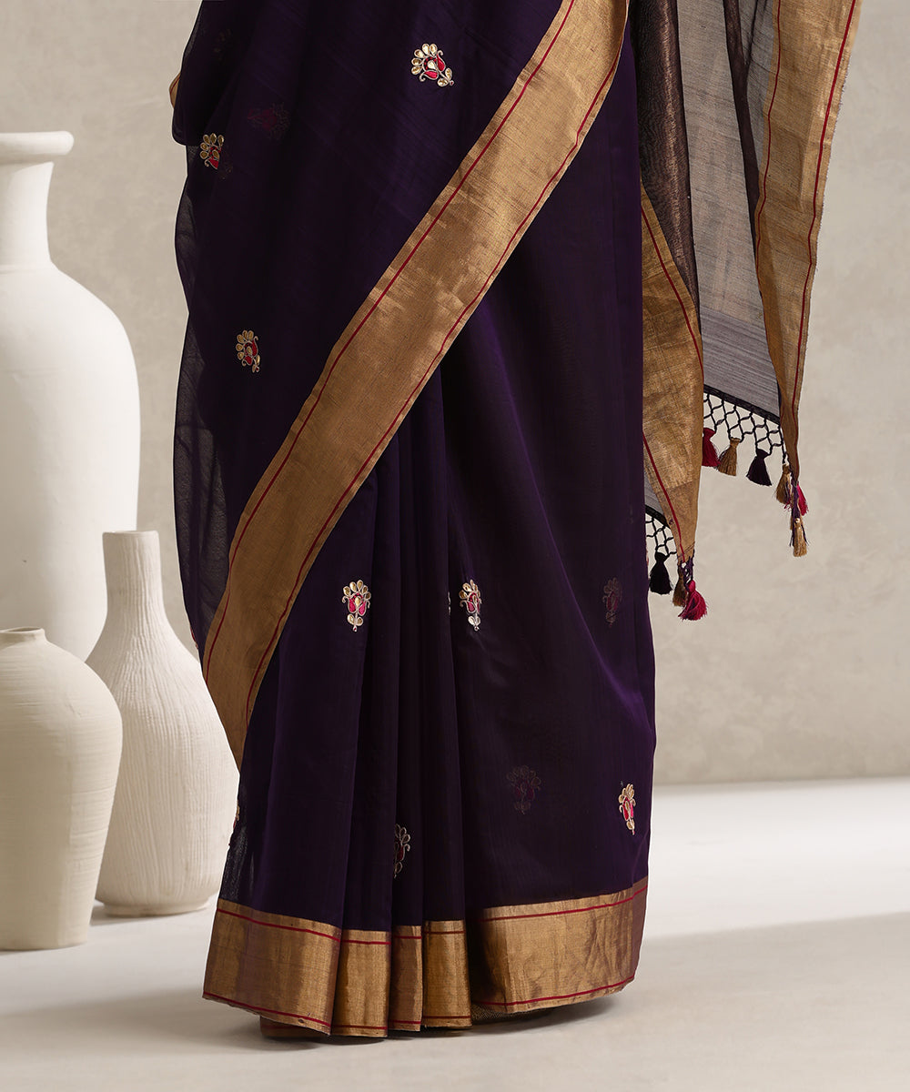 Purple_Handloom_Pure_Chanderi_Saree_With_Magenta_Hand_Embroidered_Booti_WeaverStory_05