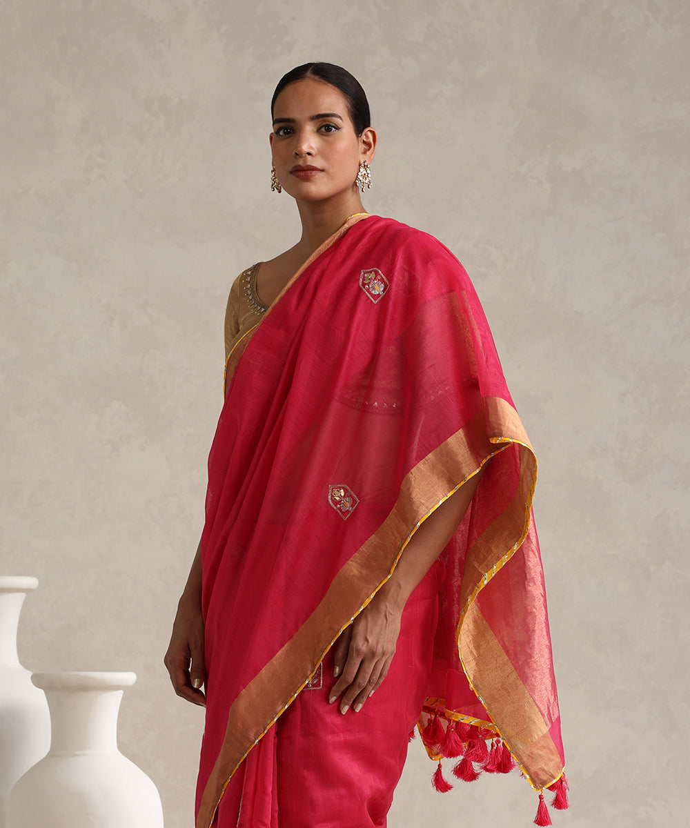 Gulal_Pink_Handloom_Pure_Chanderi_Saree_With_Hand_Embroidery_And_Yellow_Lace_WeaverStory_02