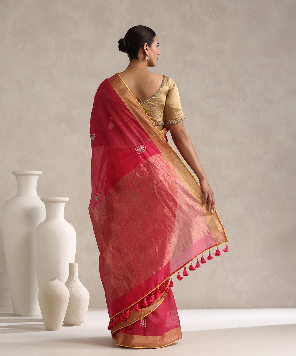 Gulal_Pink_Handloom_Pure_Chanderi_Saree_With_Hand_Embroidery_And_Yellow_Lace_WeaverStory_03