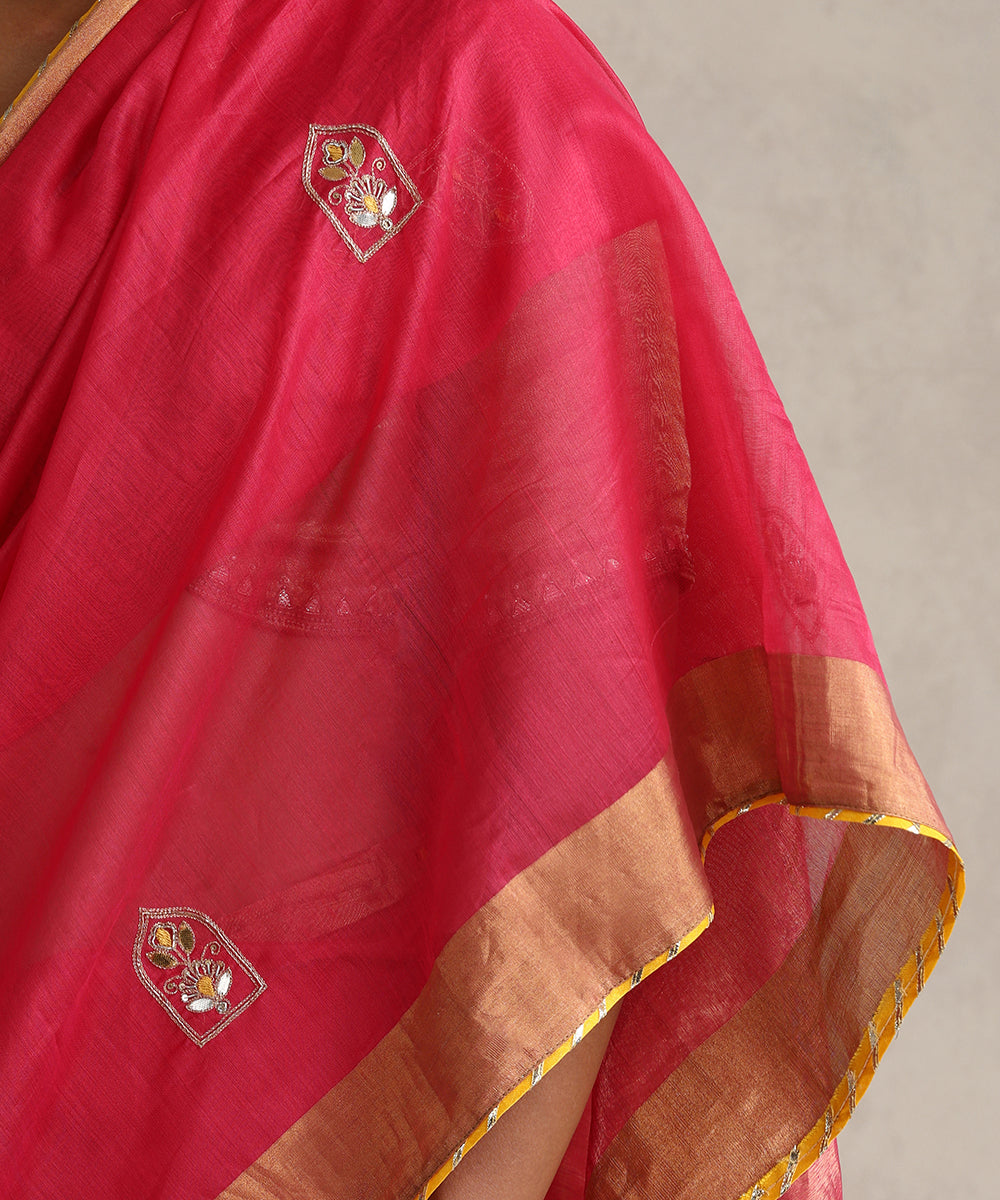 Gulal_Pink_Handloom_Pure_Chanderi_Saree_With_Hand_Embroidery_And_Yellow_Lace_WeaverStory_04