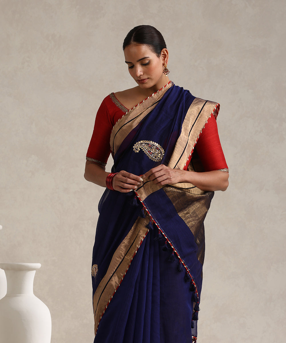 Dark_Blue_Handloom_Pure_Chanderi_Saree_With_Hand_Embroidered_Ambi_Booti_And_Lace_WeaverStory_02