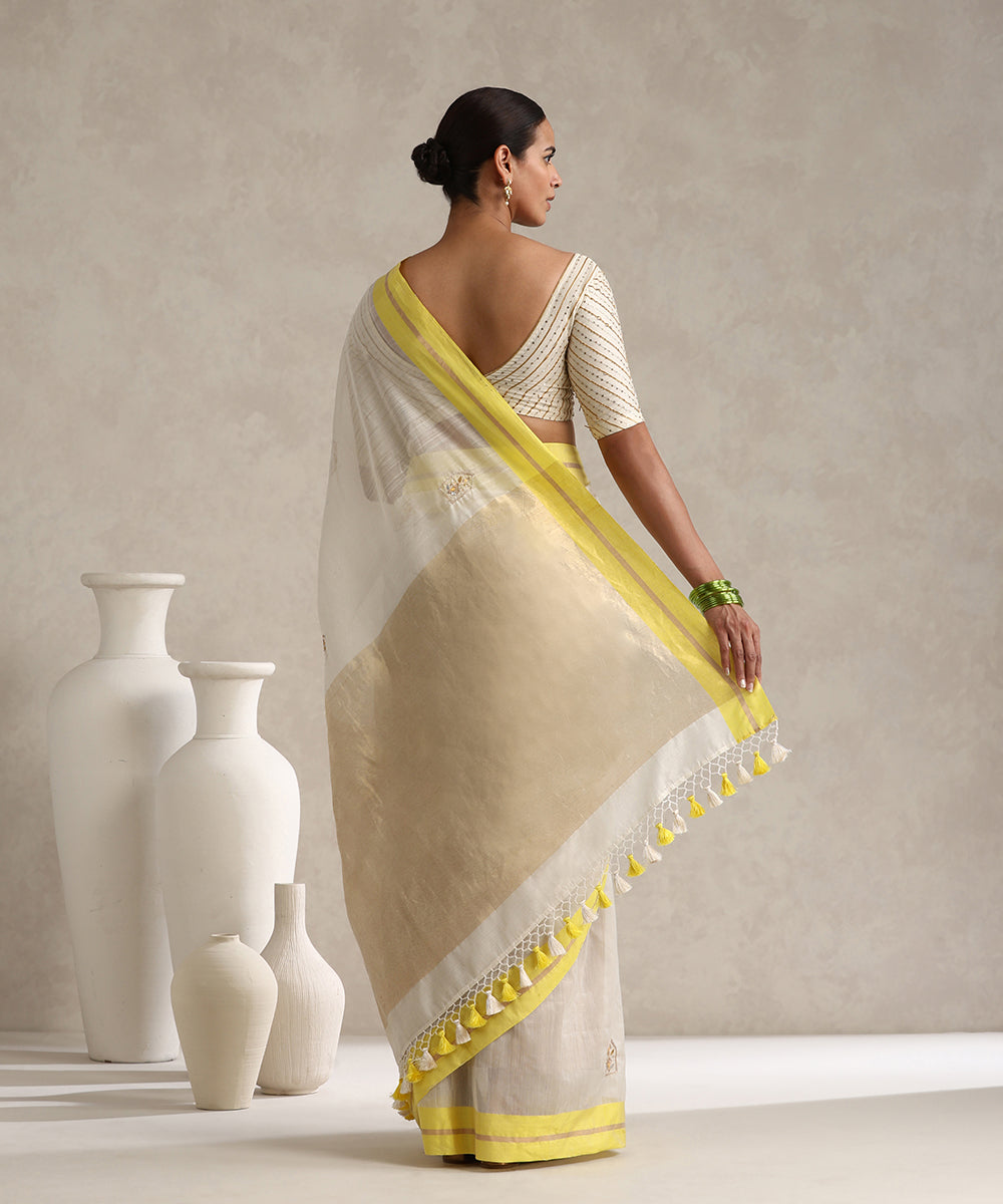 Handloom_White_Pure_Chanderi_Saree_With_Yellow_Border_And_Gota_Hand_Embroidery_WeaverStory_03