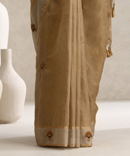 Grey_Gold_Pure_Tissue_Chanderi_Saree_With_Hand_Embroidery_And_Wine_Meena_WeaverStory_05