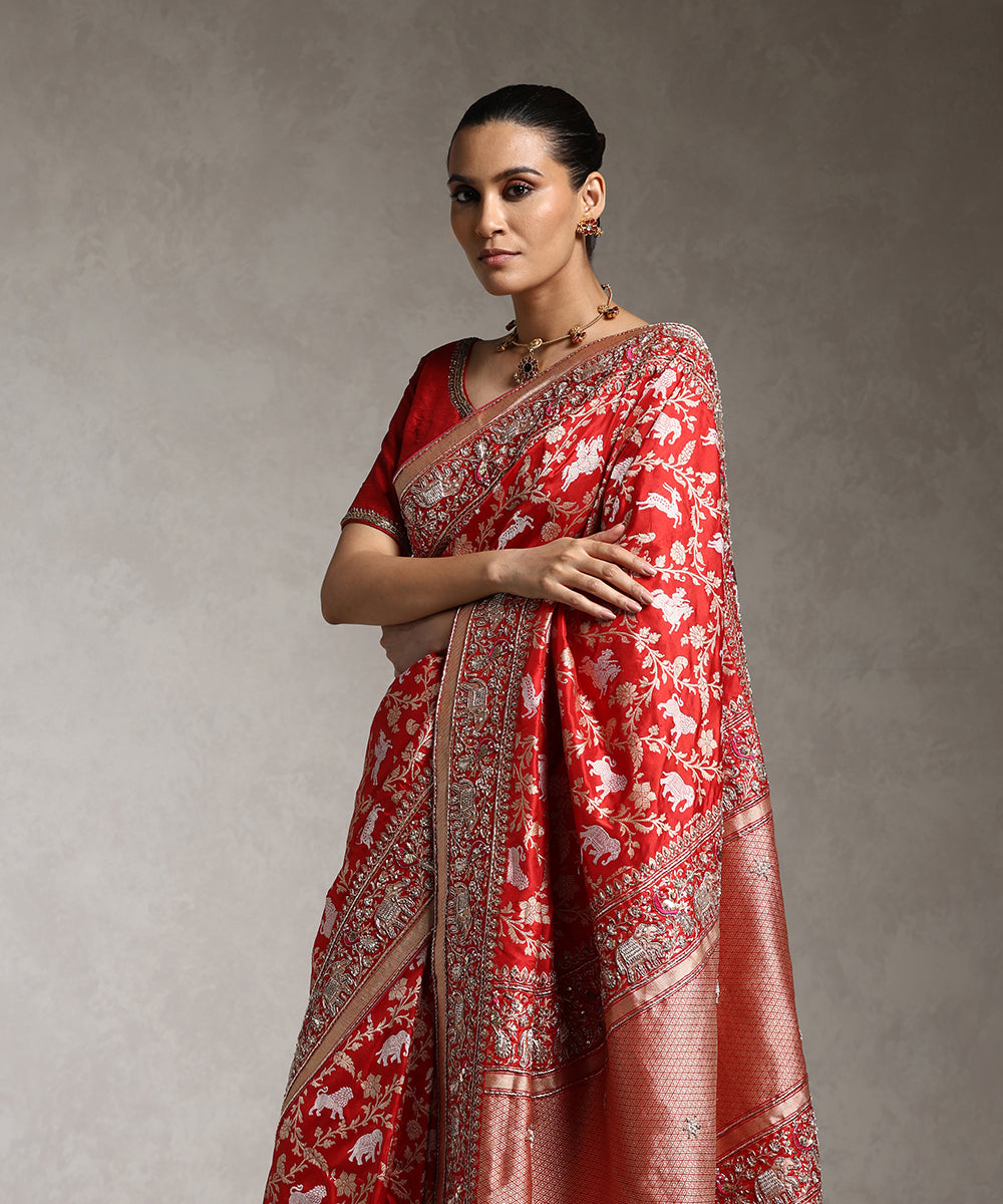 Red_Handloom_Pure_Katan_Silk_Shikargah_Banarasi_Saree_With_Hand_Emboidery_WeaverStory_02