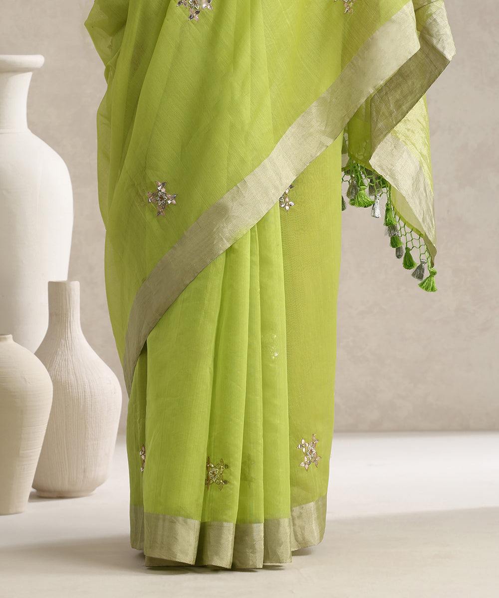 Parrot_Green_Handloom_Pure_Chanderi_Saree_With_Hand_Embroidery_WeaverStory_05