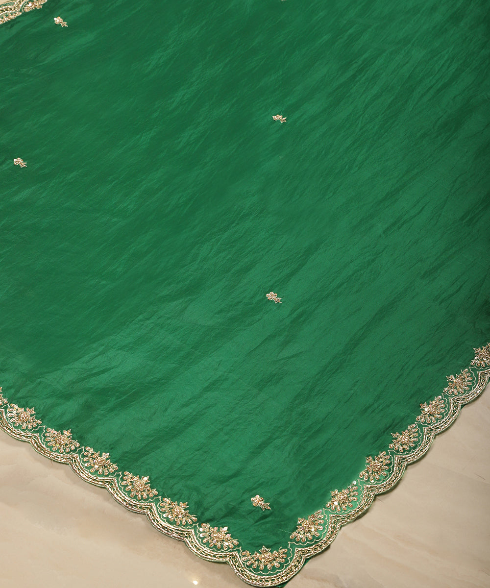 Green_Organza_Handloom_Scalloped_Border_Zardozi_Embroidered_Dupatta_WeaverStory_03