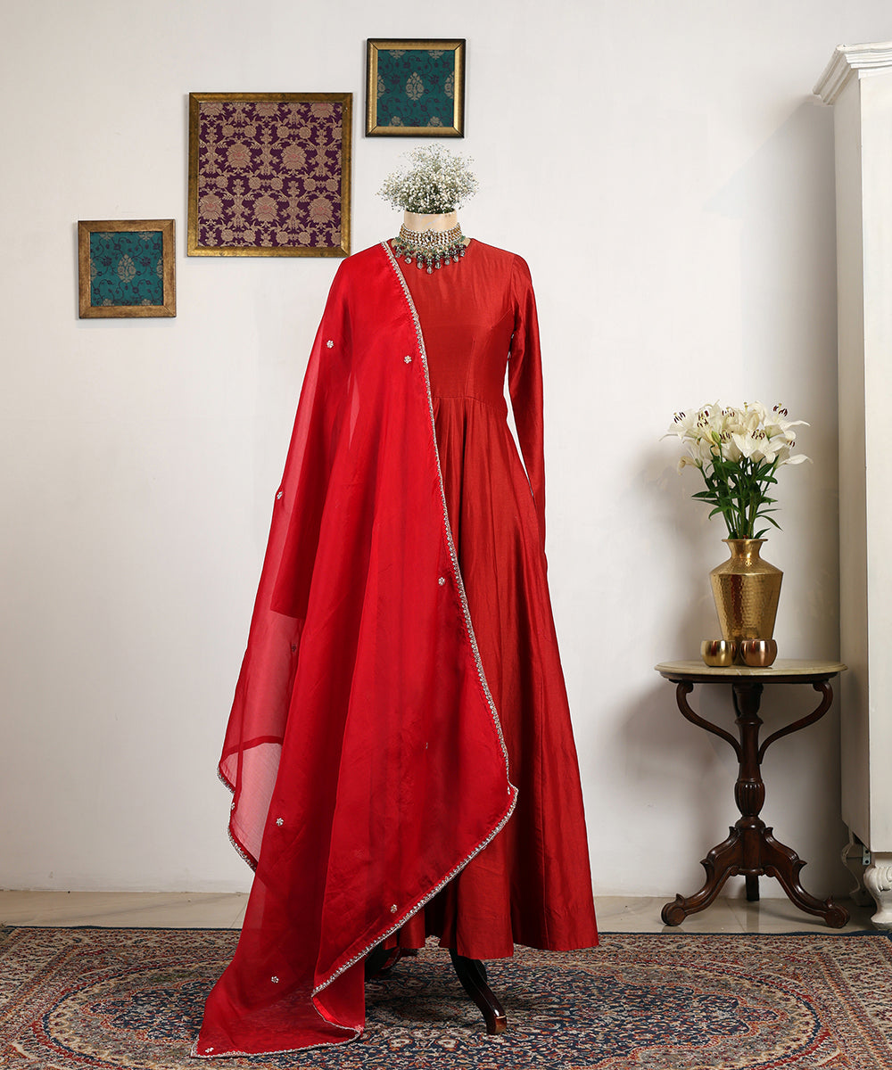 Red_Handloom_Organza_Dupatta_With_Booti_And_Embroidered_Border_WeaverStory_01