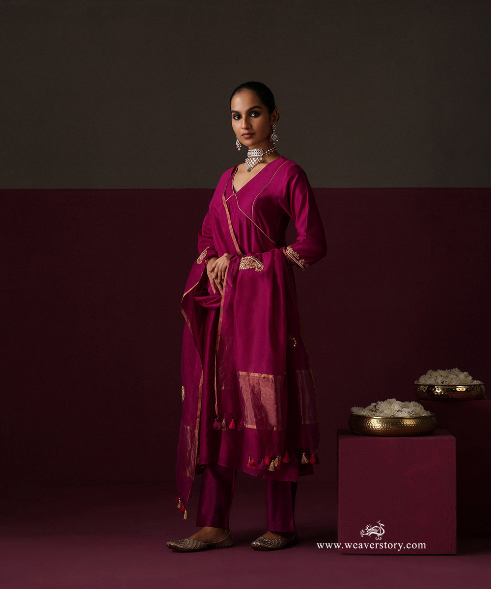 Full-length view of the deep magenta panelled Chanderi kurta and matching straight pants