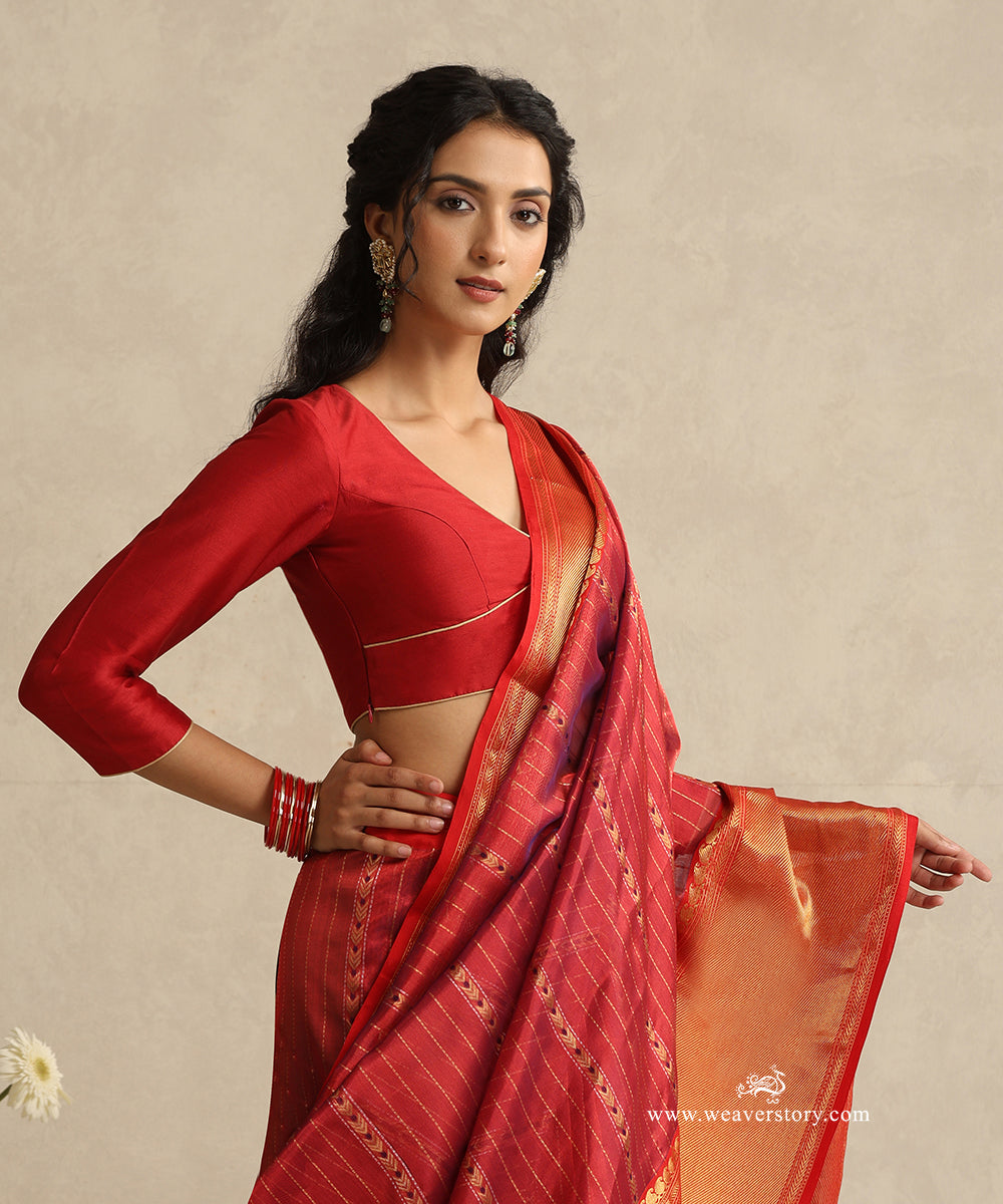 Red_Handloom_Pure_Chanderi_Silk_V_Neck_Blouse_With_Golden_Piping_WeaverStory_02