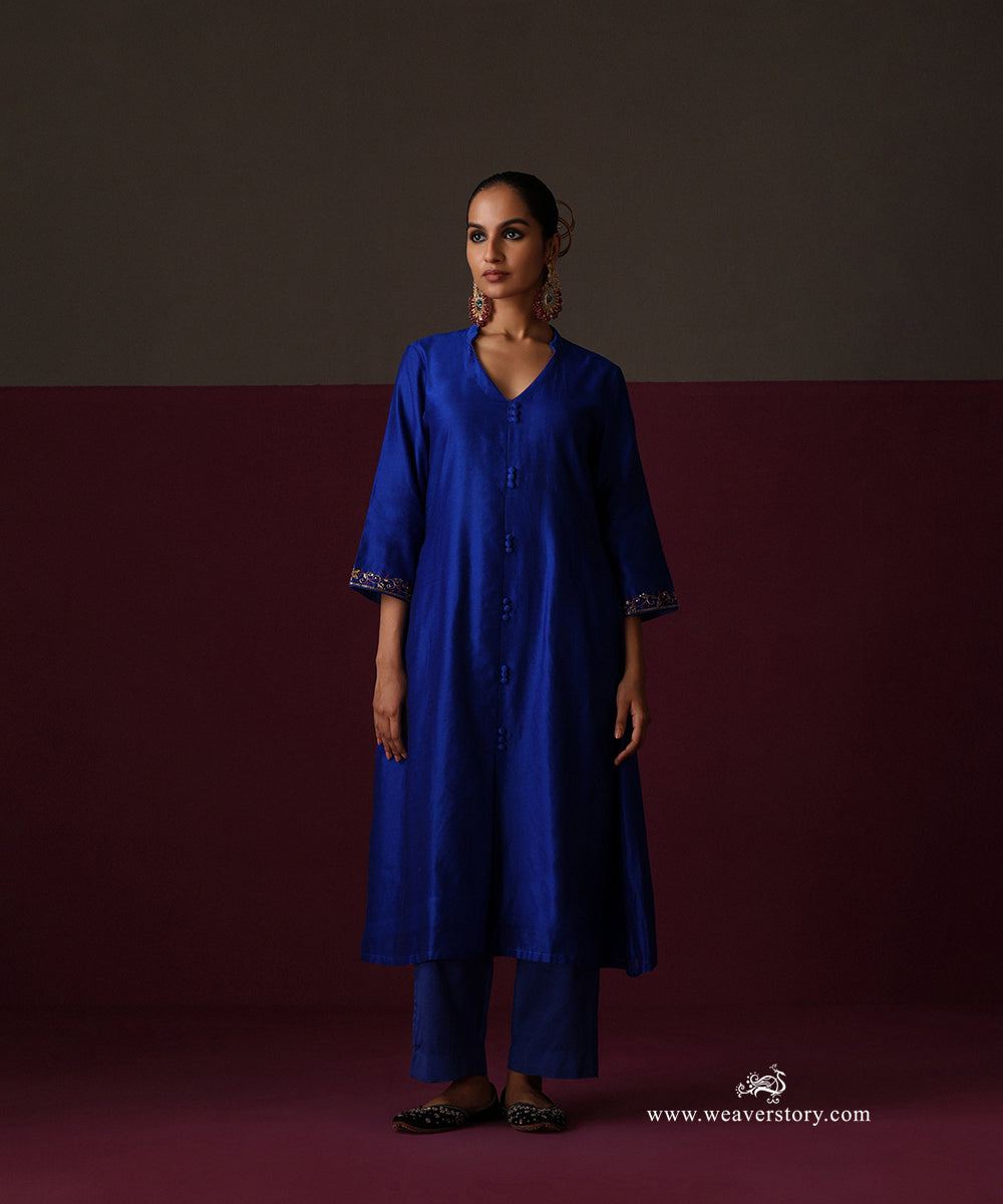 Full-length front view of the royal blue V-neck kurta with matching straight pants