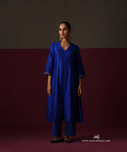 Full-length front view of the royal blue V-neck kurta with matching straight pants