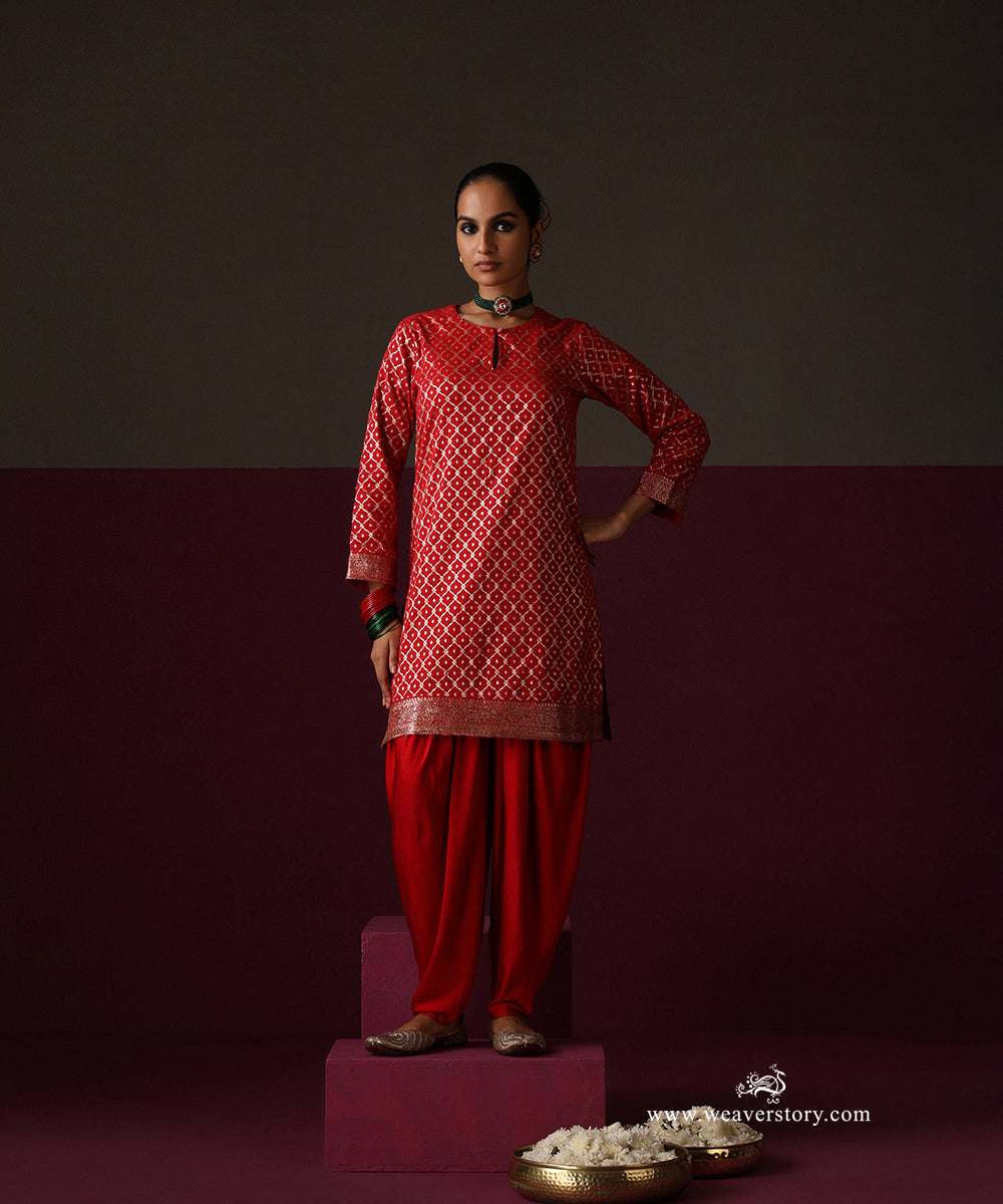 Redchanderi Jaal Kurta With Dhoti Organza Dupatta