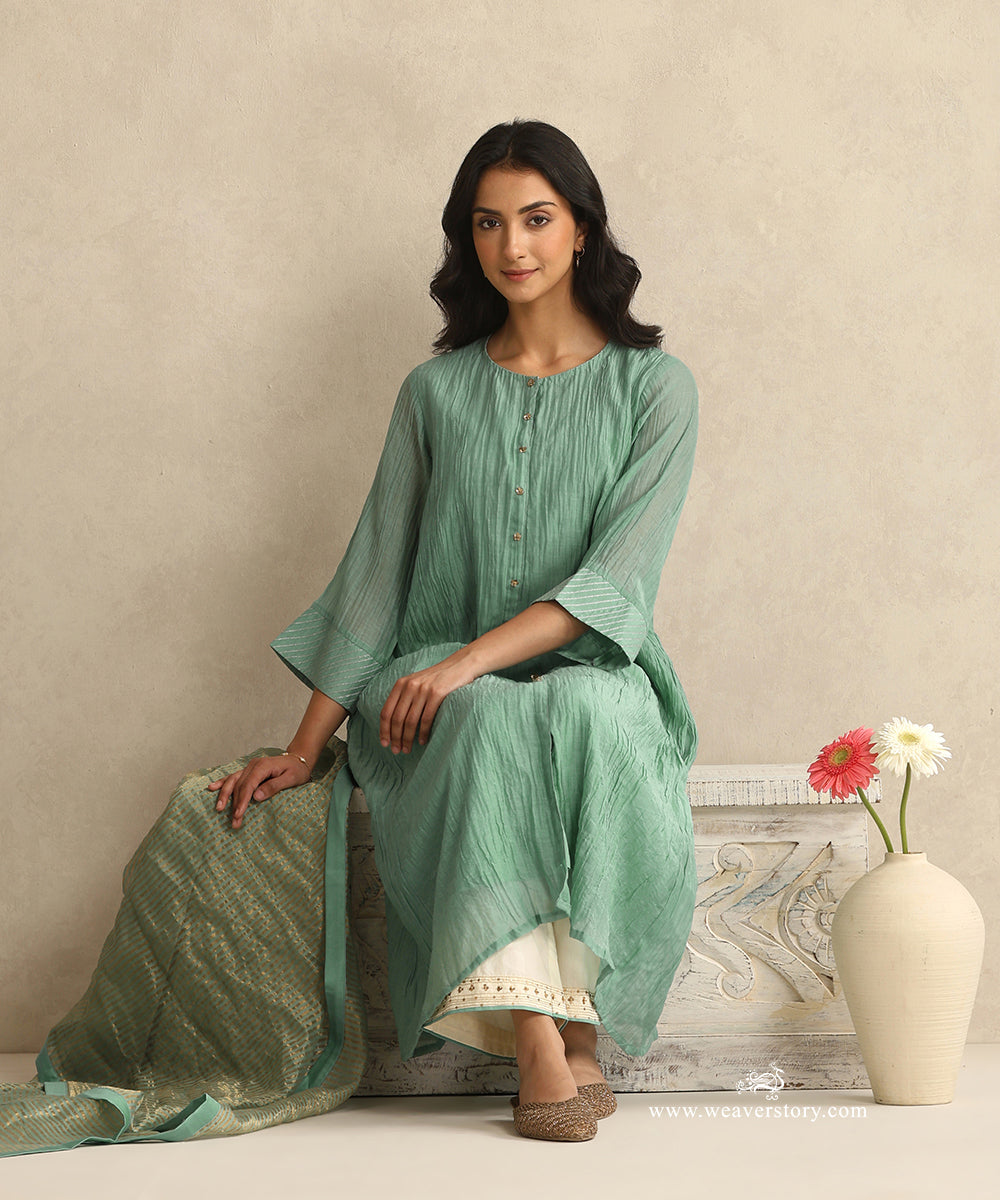 Light_Blue_Handloom_Mul_Chanderi_Suit_Set_With_Ivory_Hand_Embroiderd_Pant_And_Stripe_Tissue_Dupatta_WeaverStory_02