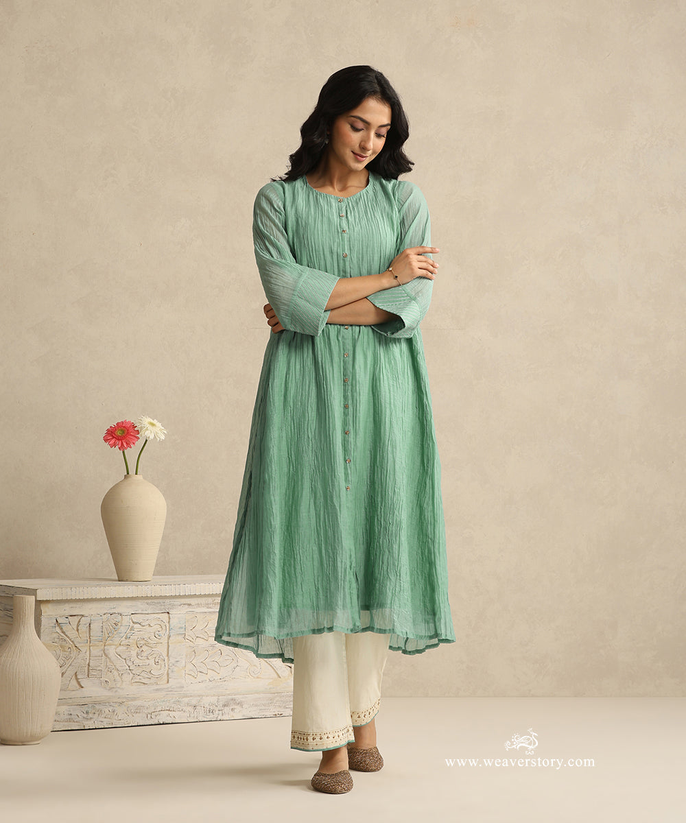 Light_Blue_Handloom_Mul_Chanderi_Suit_Set_With_Ivory_Hand_Embroiderd_Pant_And_Stripe_Tissue_Dupatta_WeaverStory_03