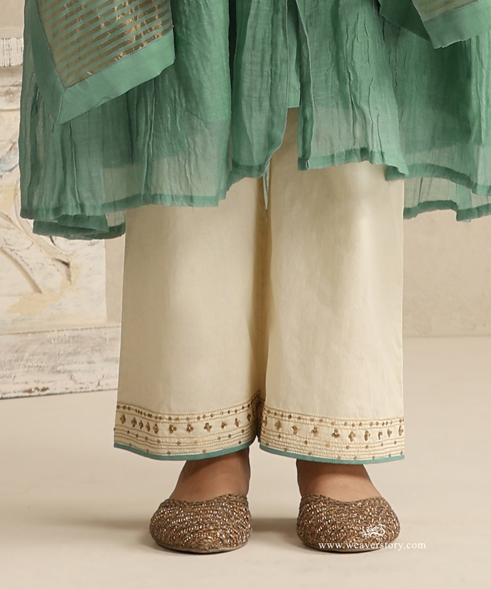 Light_Blue_Handloom_Mul_Chanderi_Suit_Set_With_Ivory_Hand_Embroiderd_Pant_And_Stripe_Tissue_Dupatta_WeaverStory_05