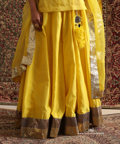 Yellow_Chanderi_Silk_Lehenga_Blouse_Organza_Hand_Embroiderd_Top_with_Organza_Dupatta_WeaverStory_06